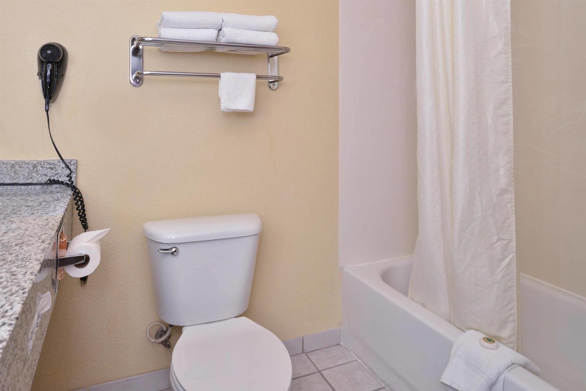 Quality Inn & Suites Fort Worth Zewnętrze zdjęcie