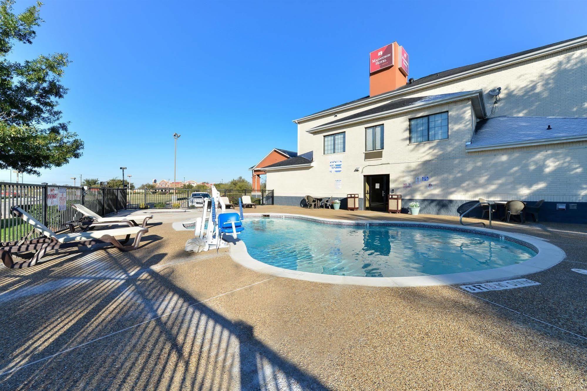 Quality Inn & Suites Fort Worth Zewnętrze zdjęcie